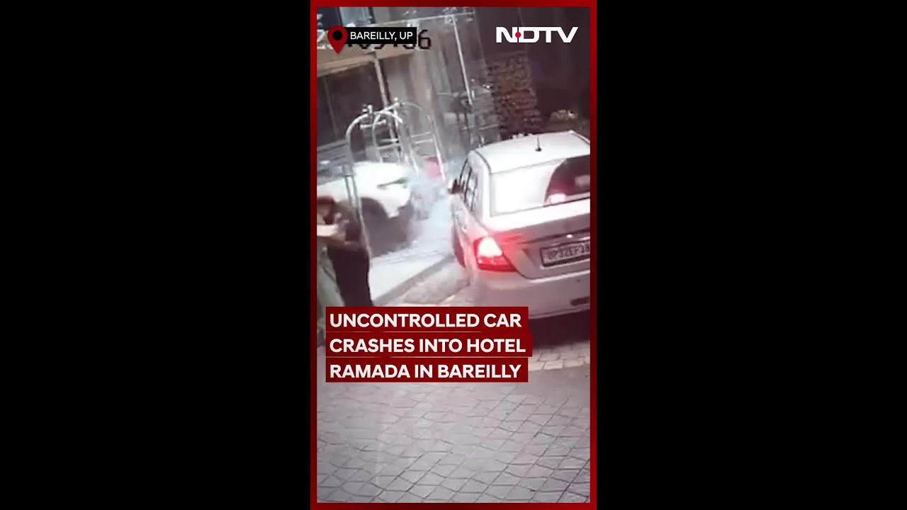 Uttar Pradesh News | Uncontrolled Car Crashes Into A Hotel In Bareilly