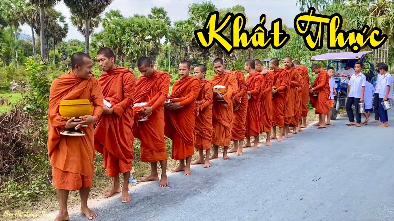 Thật Bất Ngờ Khi Đi Khất Thực Cùng Các Sư Chùa Tà Ngáo.