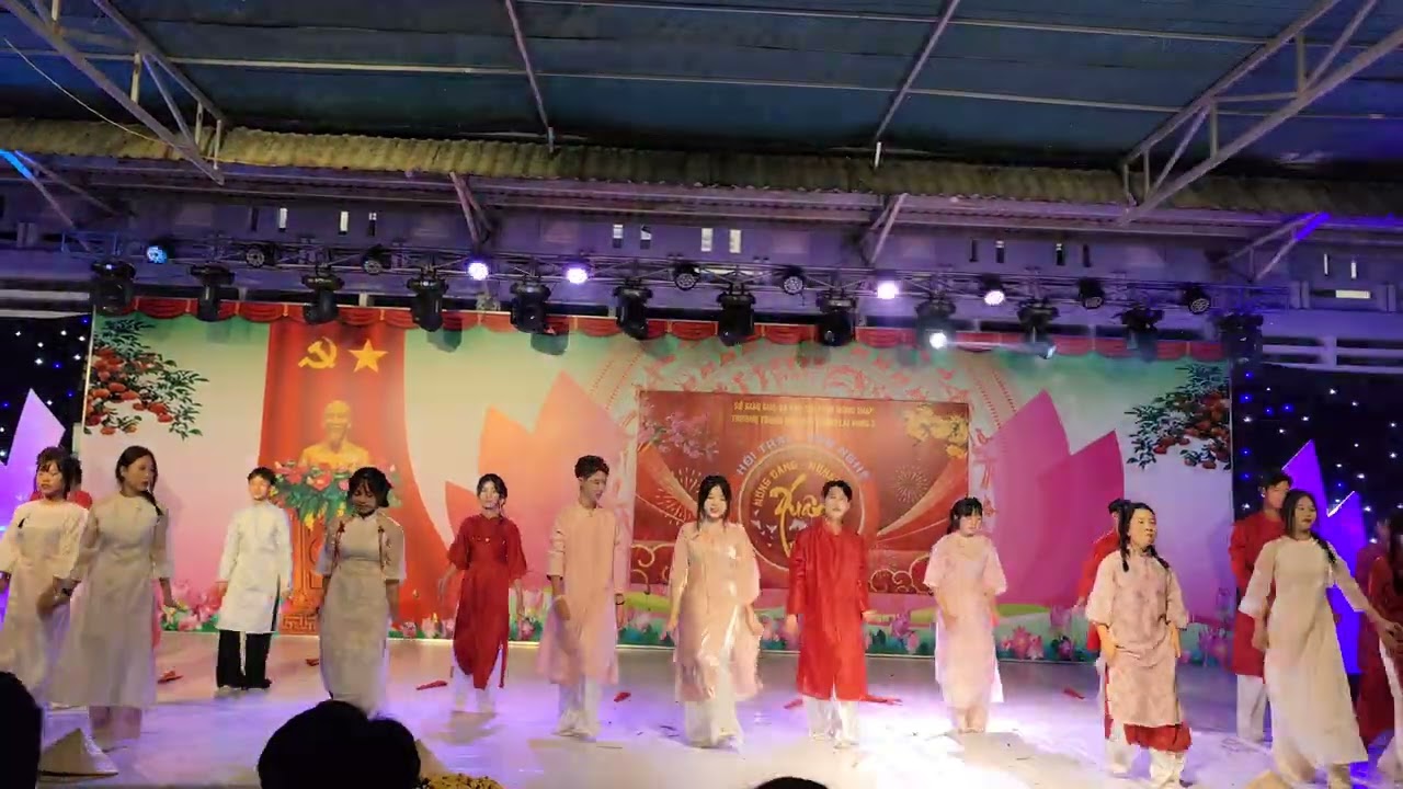 Tiết mục văn nghệ: Mashup Xuân Việt-Sắc Màu Thời Đại 12A1 ( full )