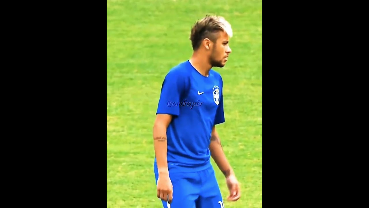 Balan&ccedil;ando a umbrela #neymar #shorts