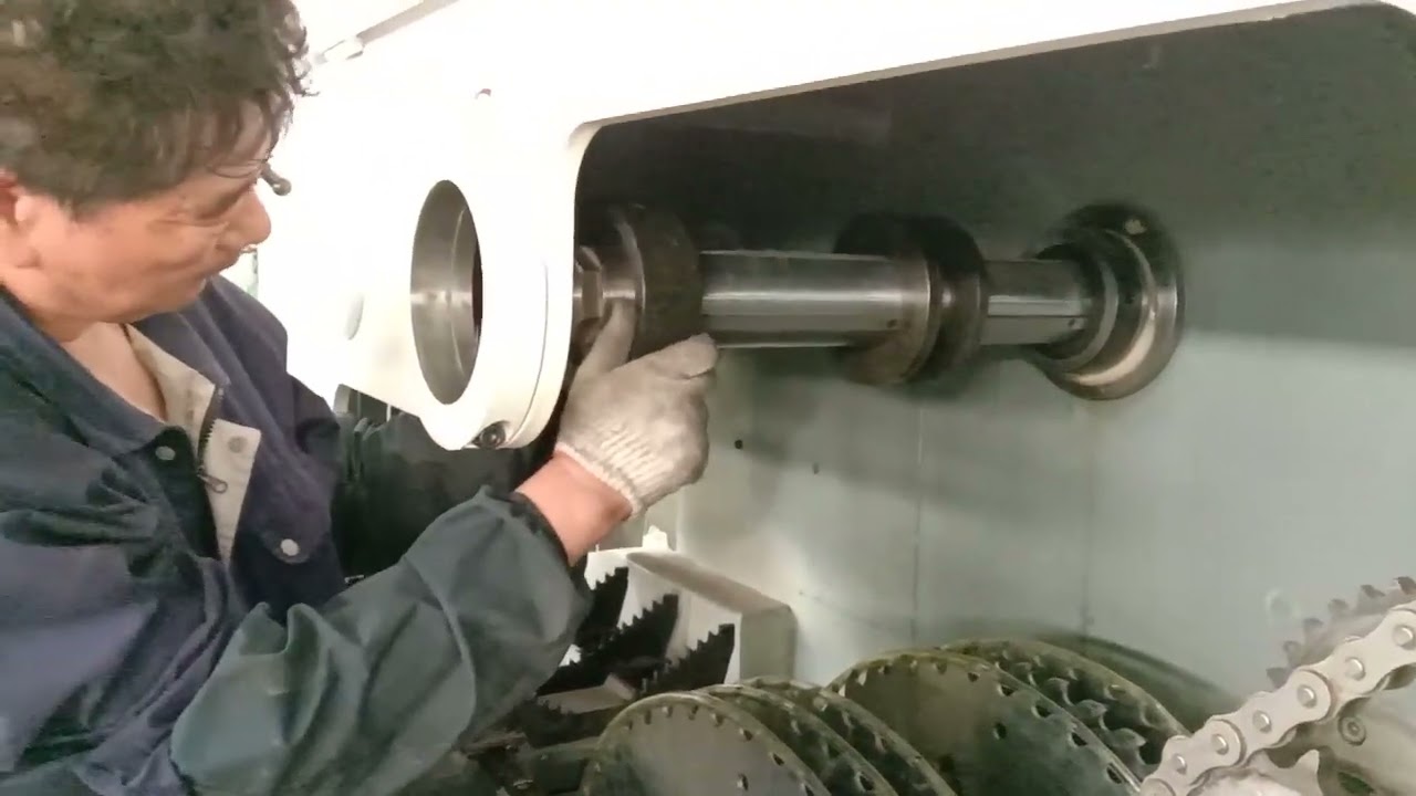 Install Saw Blade for MJY142-40 Round Log Multiple Rip Saw Machine