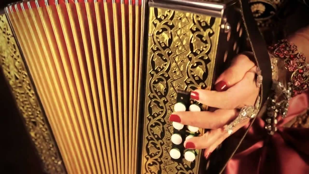 Letícia Persiles - Catavento (Clipe Oficial)