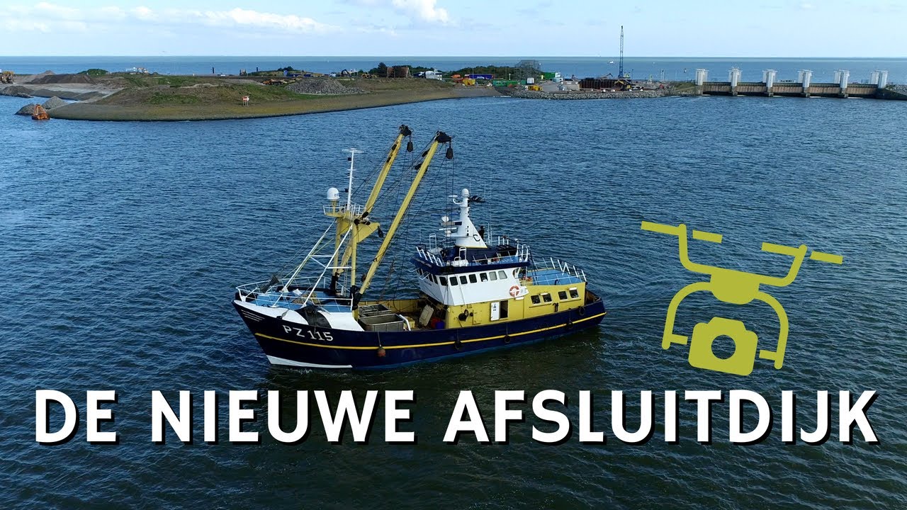 De Nieuwe Afsluitdijk en Vissershaven Den Oever