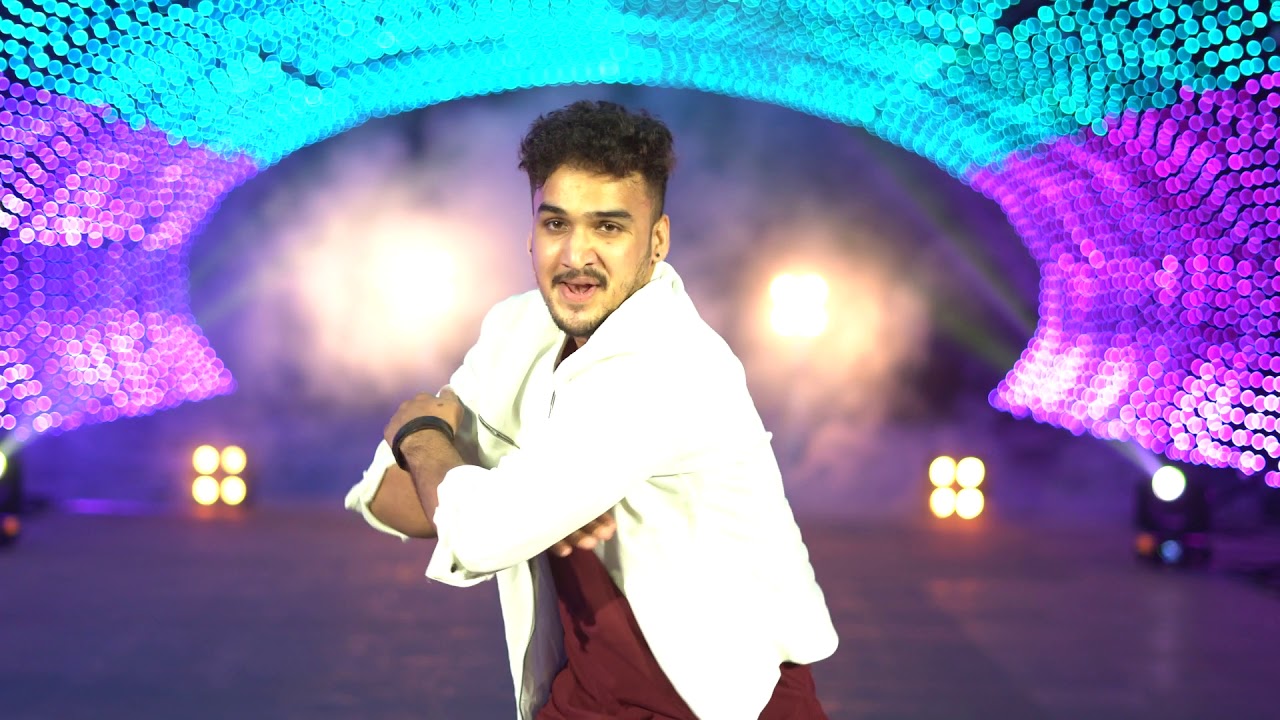 Faisal Khan performing at Infiniti Mall Malad (Mumbai)