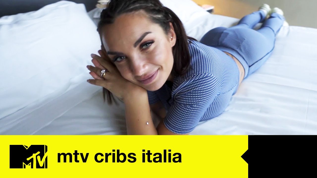 I segreti di Elettra Lamborghini: cosa non manca mai nella sua valigia | MTV Cribs Italia Secrets