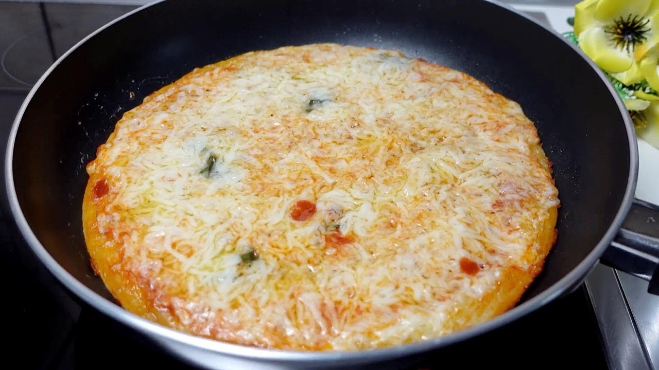 Margherita-pizza utan kn&aring;dning, ingen ugn beh&ouml;vs &ndash; klar p&aring; 5 minuter! 🔥