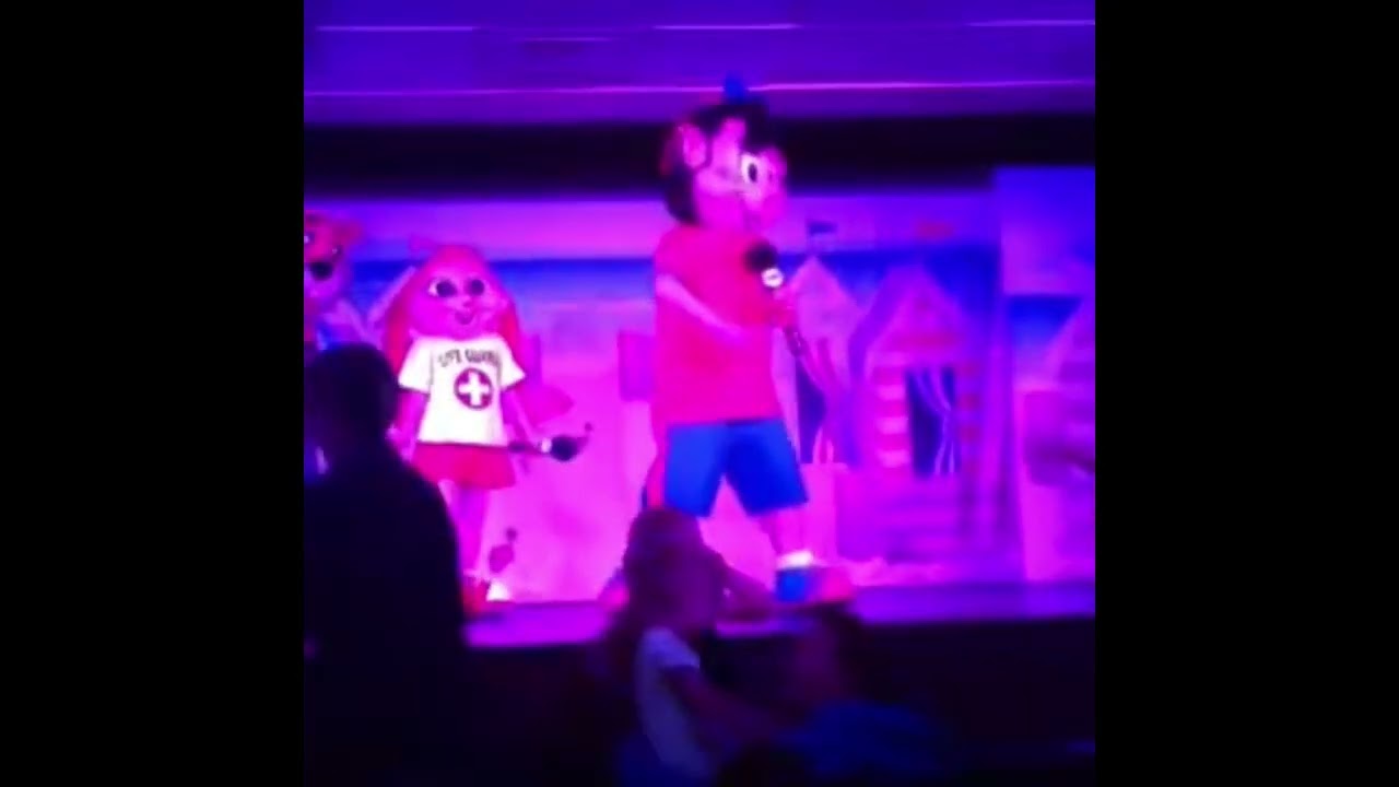 Haven Seaside Squad: Rory, Polly and Ned&rsquo;s Beach Party (RECREATION, a little bit missing)