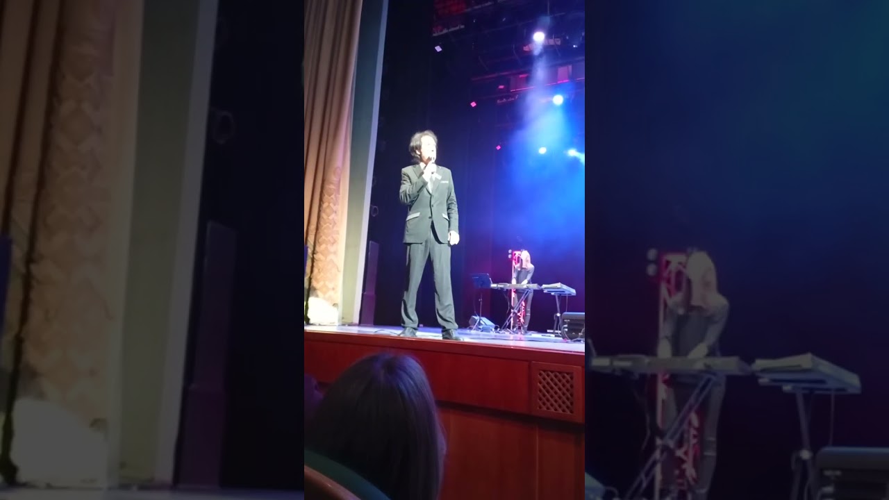 At Kay Metov's concert in Saransk.