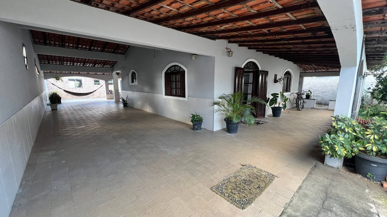 *CASA VENDIDA* Excelente casa no bairro Aquarius a menos de 300 metros da praia!!!