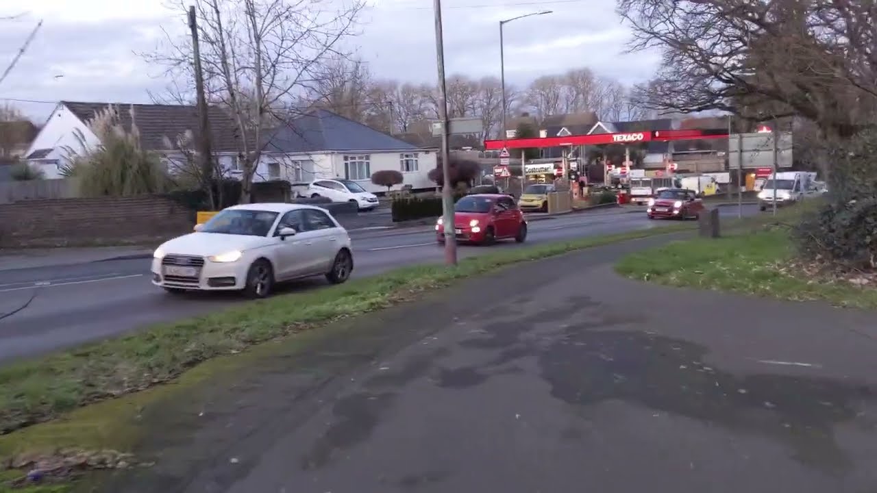 Bear Cross Roundabout to Longham Roundabout on Ringwood Road