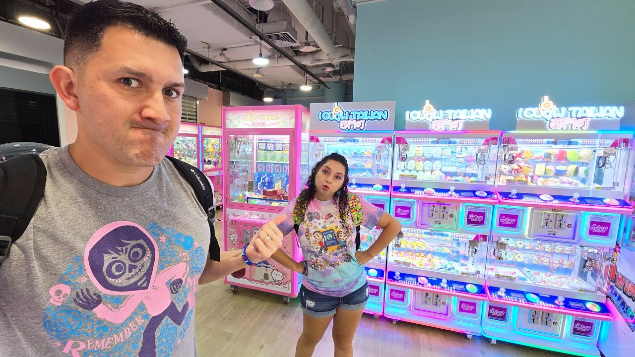 $20 Claw Machine Challenge in Singapore!