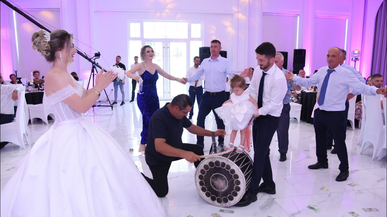 KËNGA E DETIKUAR PËR ESTERIN - ASTRIT BELBA