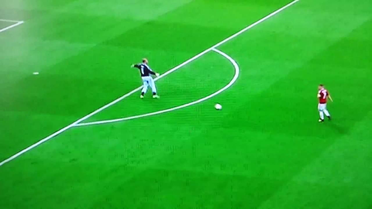 Euro 2016 Gabor Kiraly verr&uuml;ckter Trick