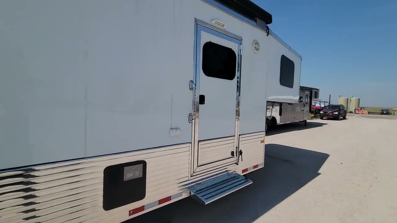 2022 Sundowner Toy Hauler