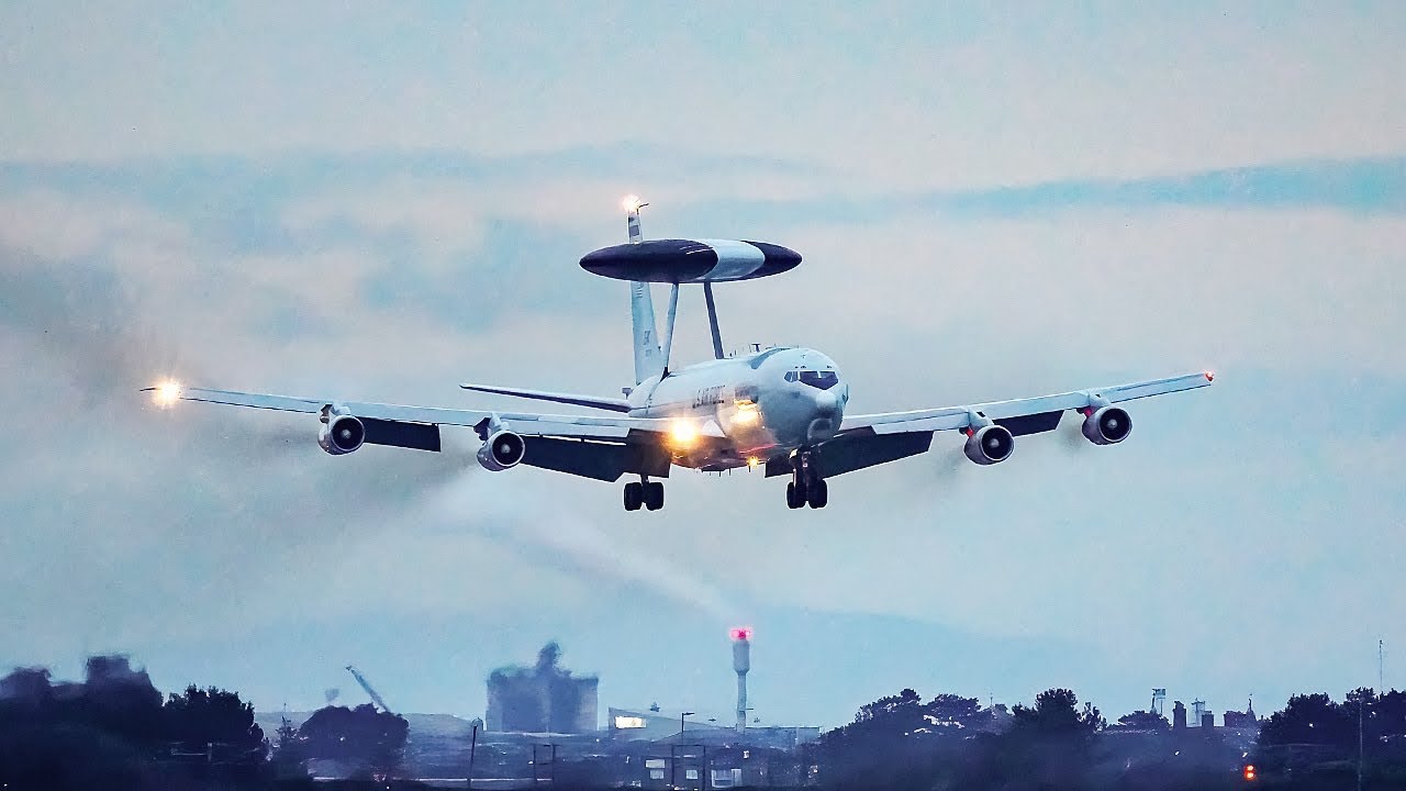 Very Smokey USAF E-3B Sentries Land at Prestwick!