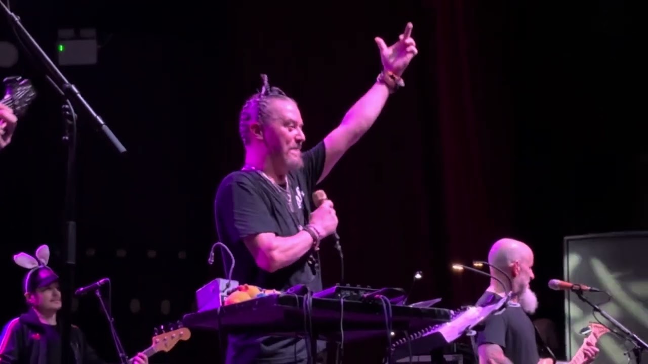 Mr Bungle-All by Myself(Eric Carmen cover) live in Manchester