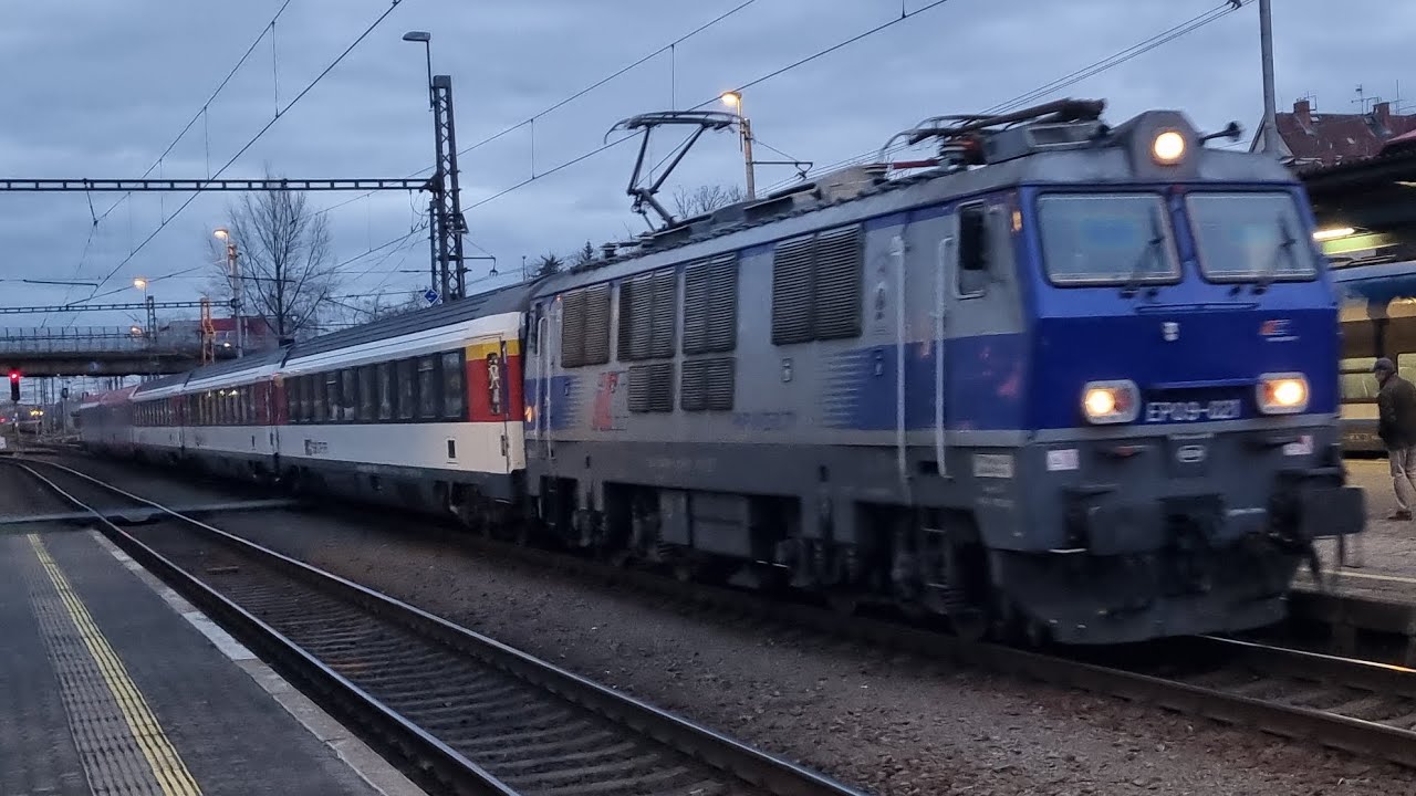 PKP EP09 mit SBB/ÖBB EC einfahrt in Bohumín