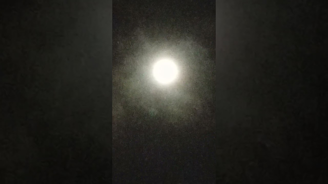 100% Vollmond heute morgen über Meschede am 5.12.2025.🌕