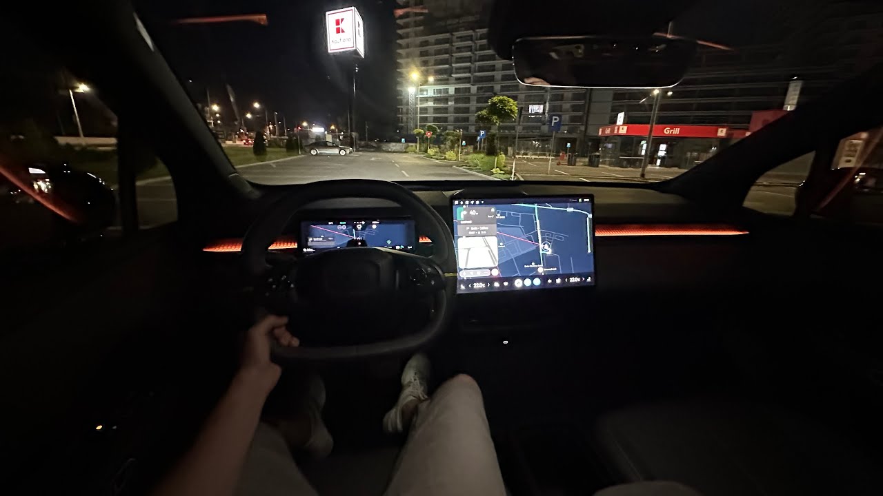 Driving Lynk & Co 02 at Night - No comment