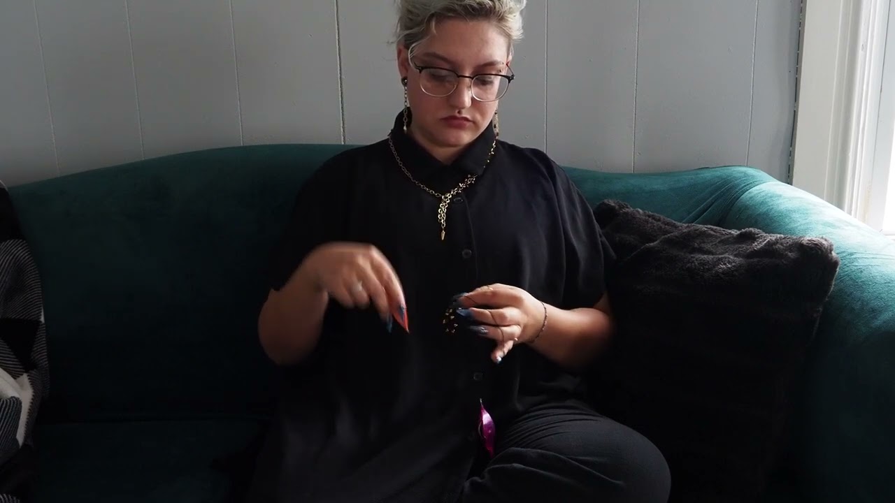 Shuttle Tatting ASMR: Making Thorn