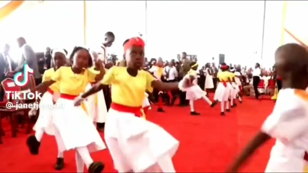 Shambani mwa BWANA Kuna mavuno mengi,simama na mimi na Nipishe njia nipeni nafasi.