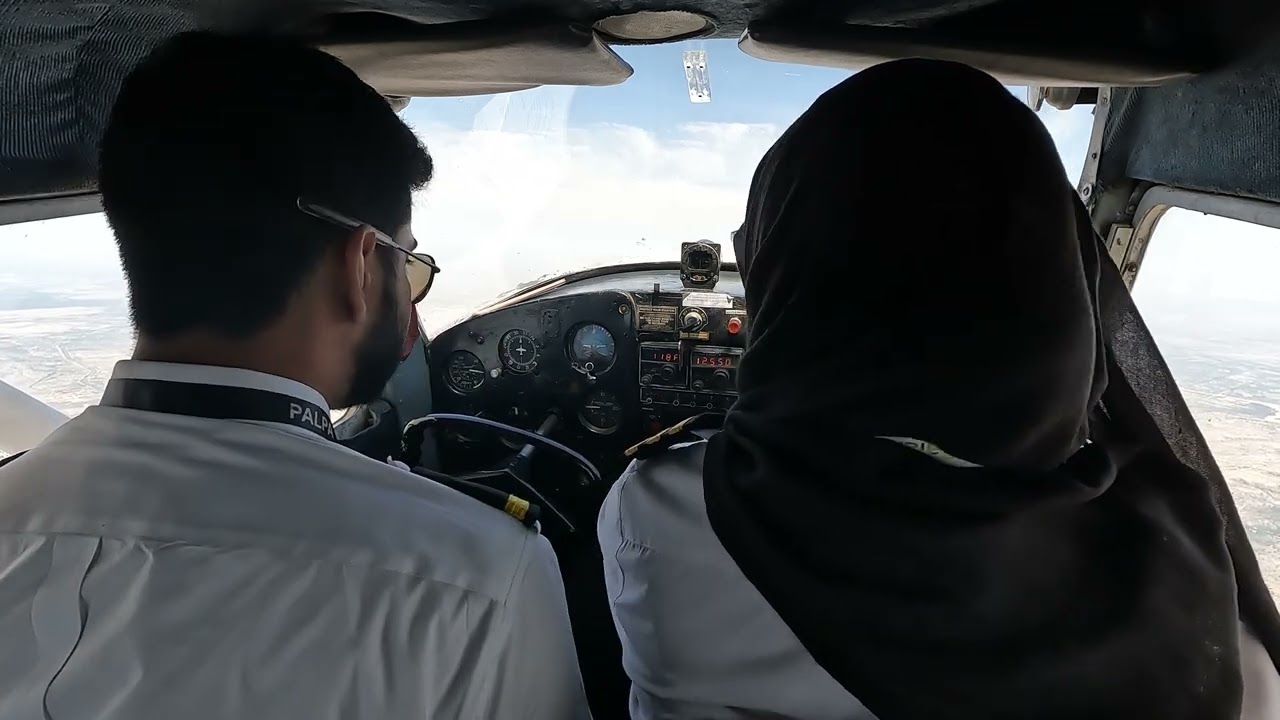 Flight Instructor Demonstrate Power Reversal in Flight (4K + Cockpit Audio)