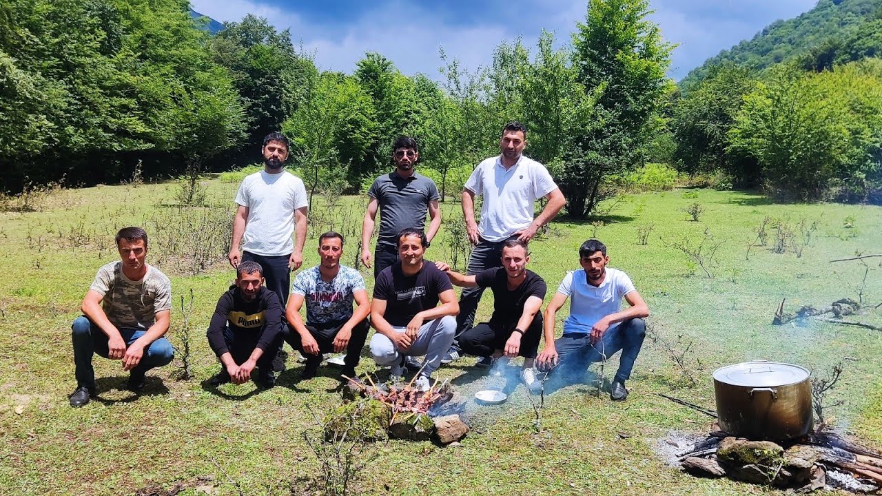 Qəbələ Laza kendi