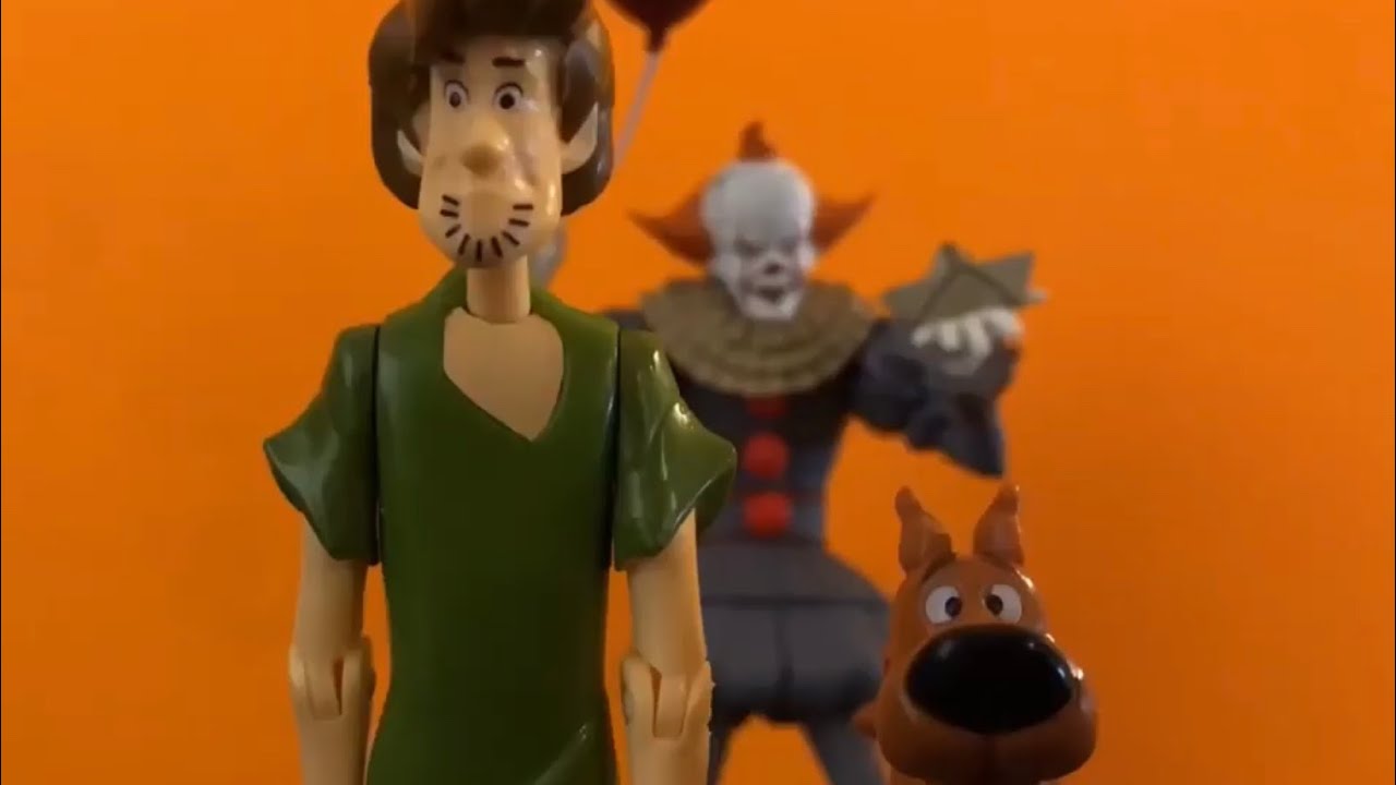Scooby-Doo Meets Pennywise (Stop Motion)