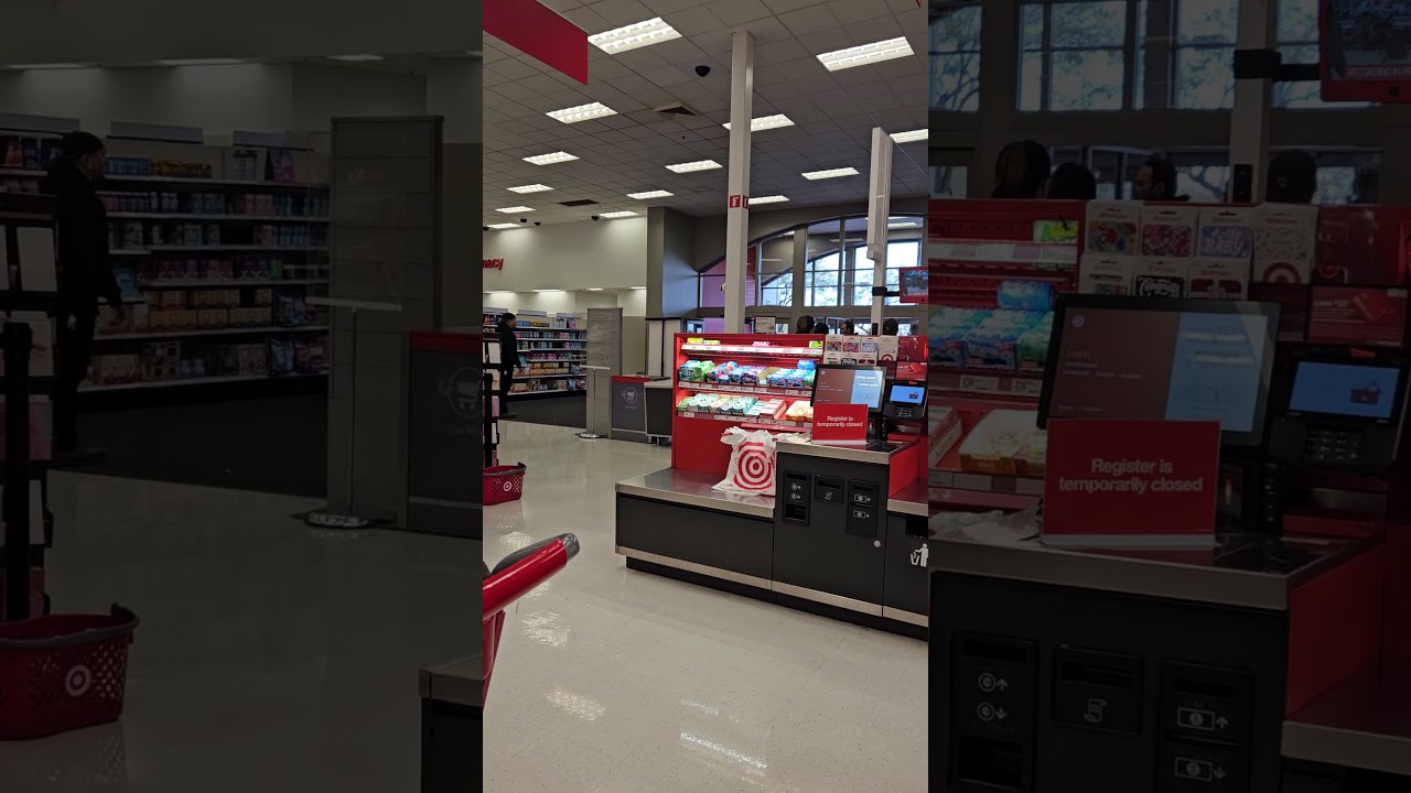 Just another day at a Las Vegas Target, lol! #arguing #fight #vegas