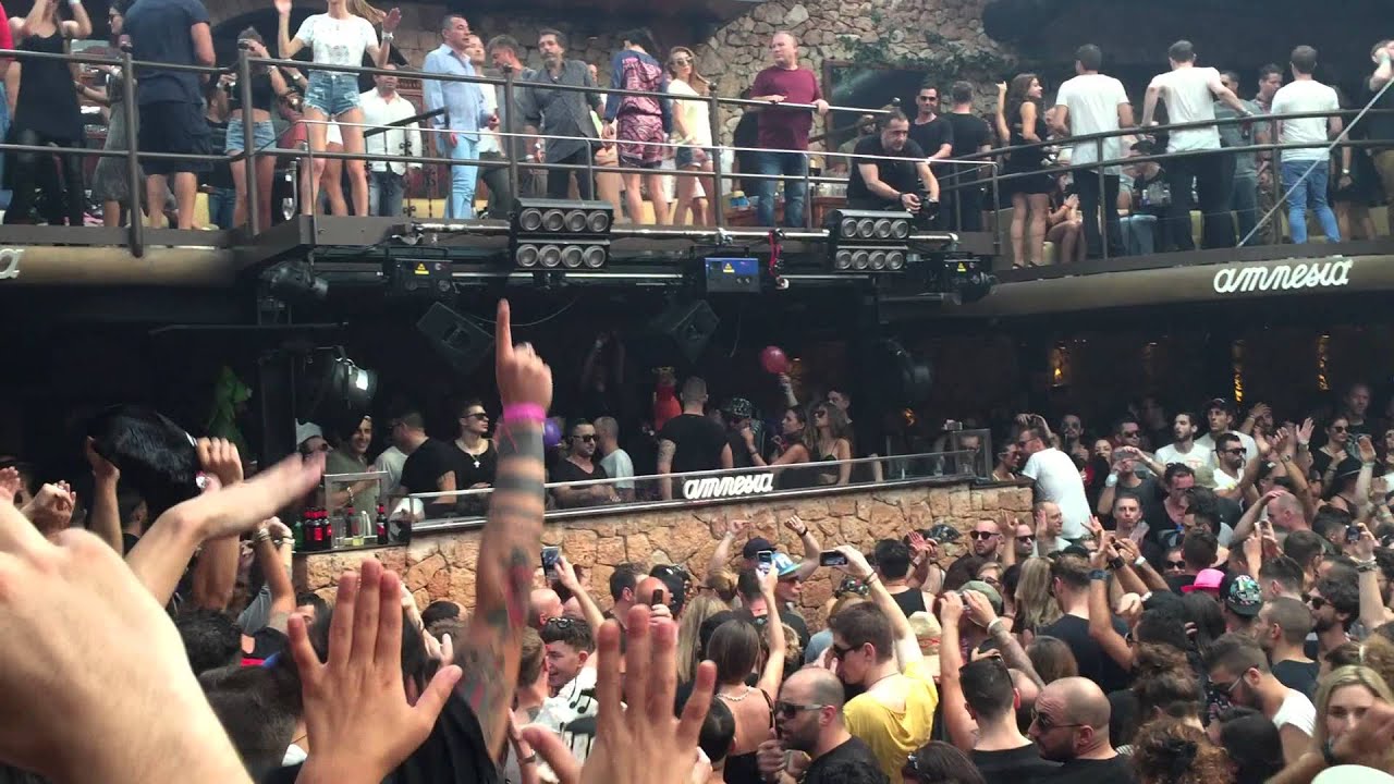 Joseph Capriati plays Renegade Master @ Amnesia Closing Party 2015