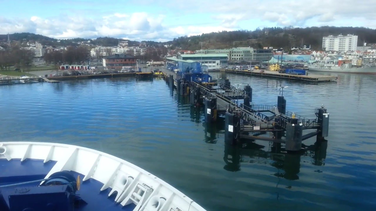 MS Color Viking  legger til kai i Sandefjord.