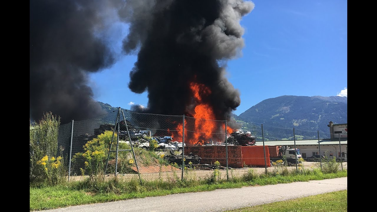Brand im Abfallzentrum Rossbacher