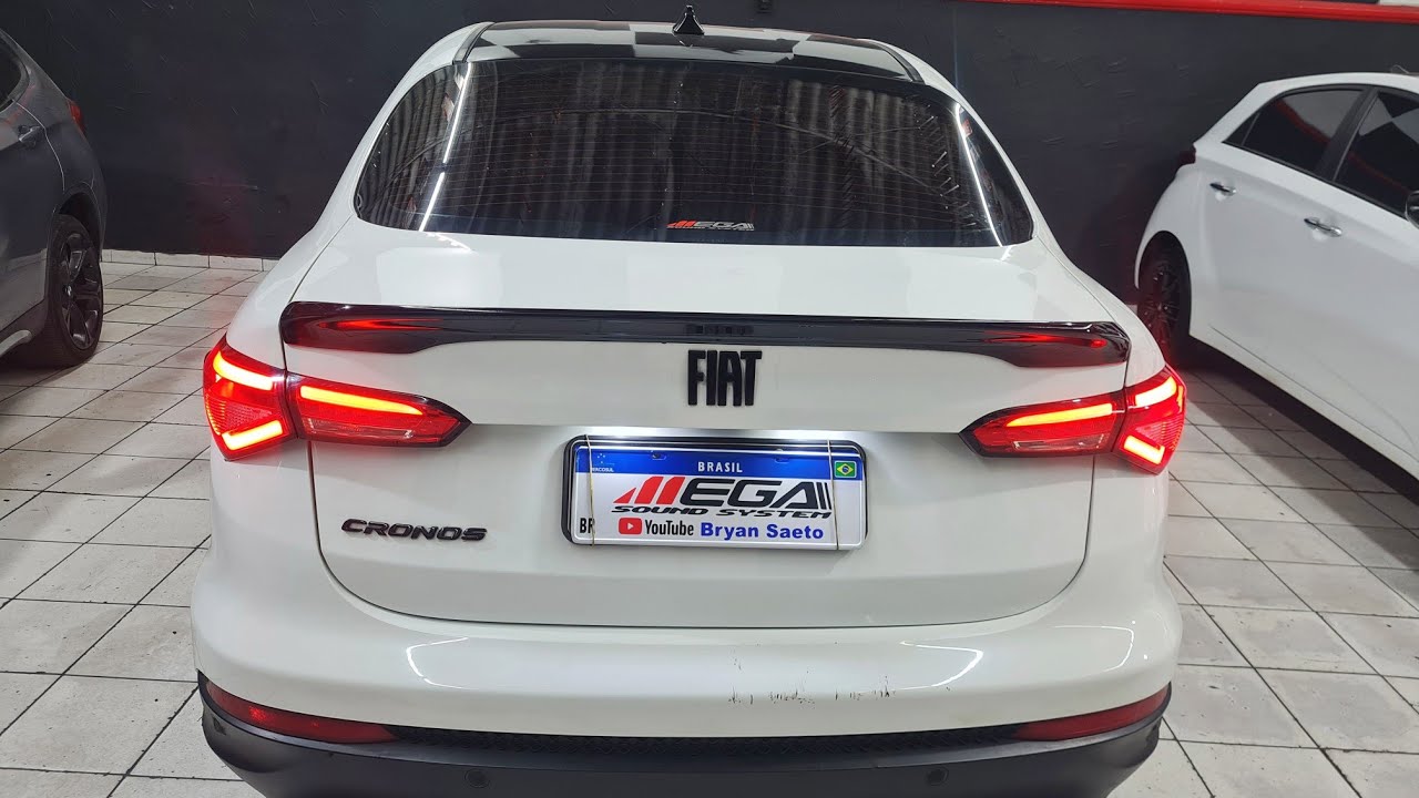 Fiat Cronos Aerofolio Fibra Vidro Black Piano + Fita Led Assoalho
