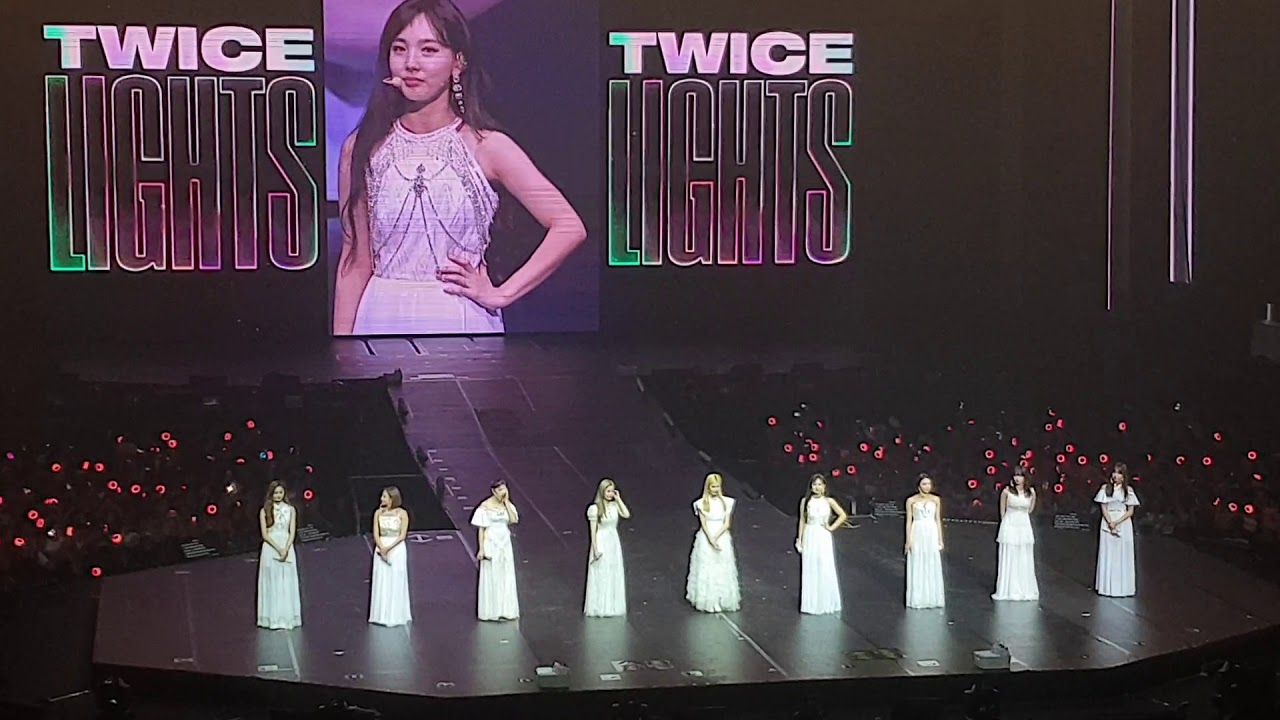 TWICE LIGHTS in WHITE DRESSES 🥰🥰 Sooooo Beautiful #SeizeTheLightPremiere
