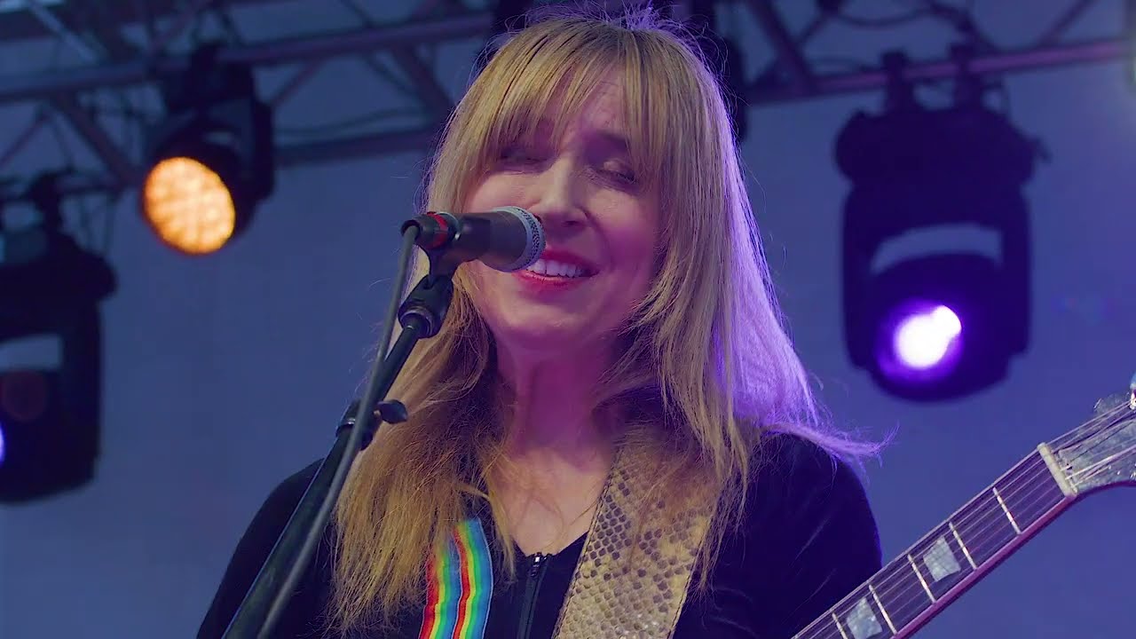 Heartless Bastards Play “Down in the Canyon” at Fort Desolation Fest