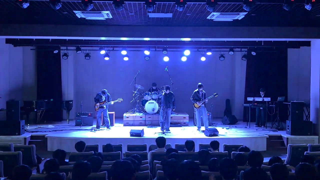 [2026 English Camp] Muse - Plug In Baby