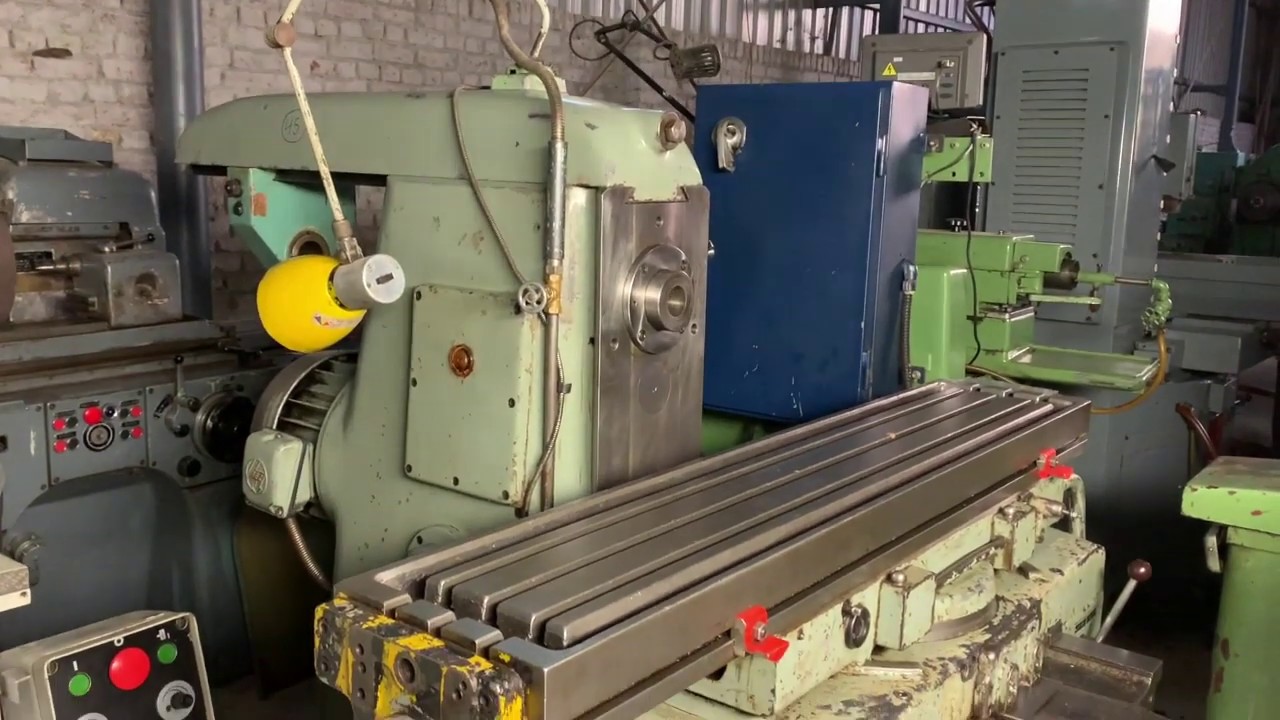 Universal Milling Machine - TOS