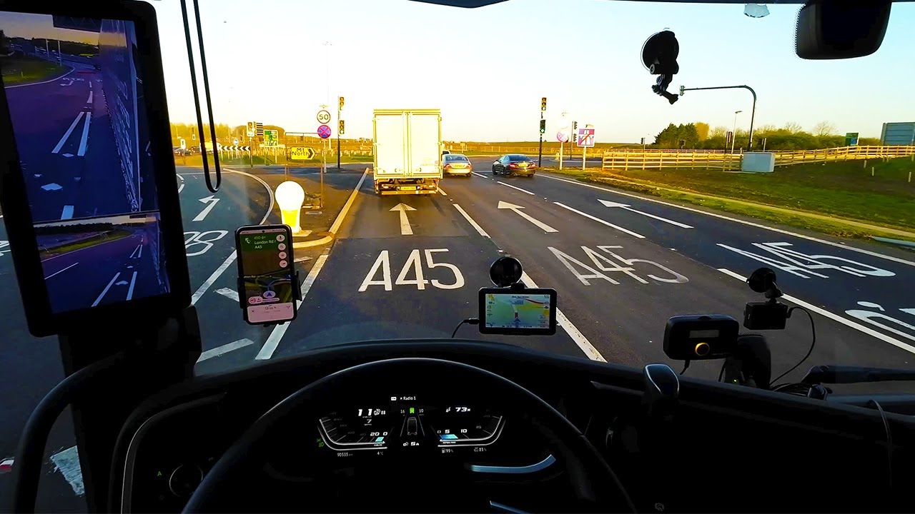 POV Driving DAF XF 480 - Sunrise on track in England