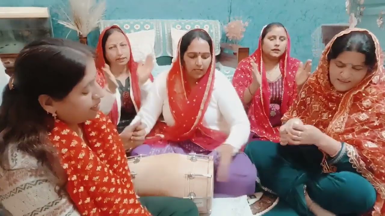 Himachali kirtan mandli 🙏 Mata Rani ka kirtan (Pehan ke Chola Lal)#bhaktimarg #viralvideo #bhajan 