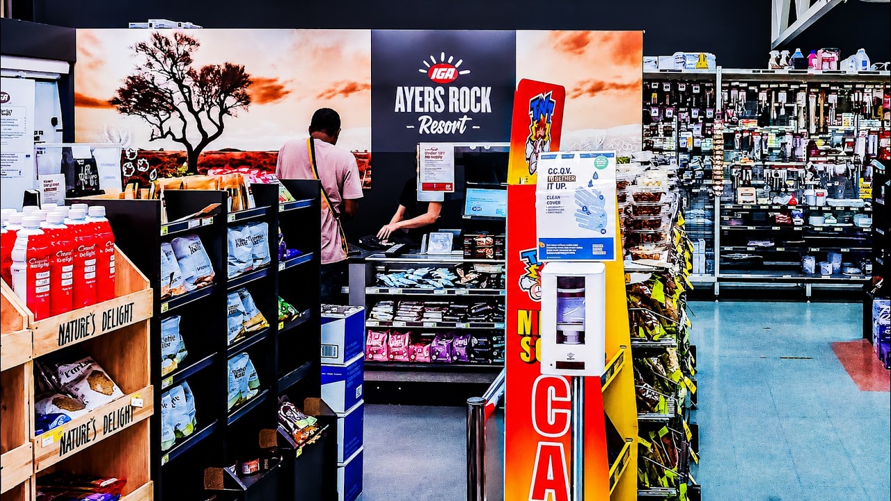 🇦🇺 Inside IGA AYERS ROCK &mdash; Australia&rsquo;s Most Remote Store [4K Tour]