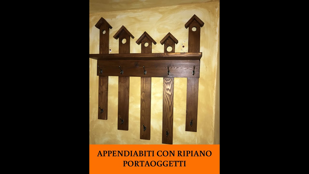 Appendiabiti con mensola