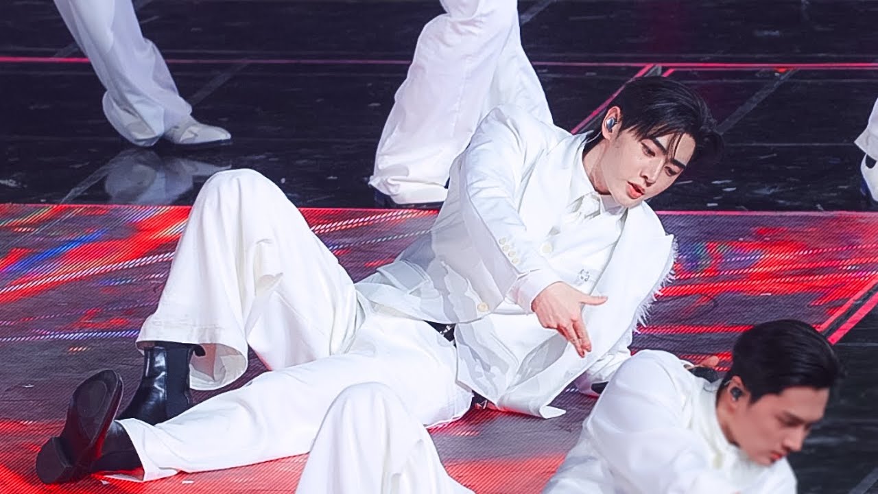 [4K] 251225 엔하이픈 성훈 SBS 가요대전 Too Close + Loose(Korean Ver.) 직캠 | ENHYPEN SUNGHOON GAYODAEJEON FANCAM