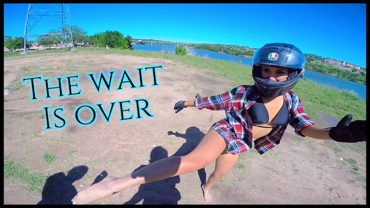 MOTORCYCLES, BIKINIS and HIP CRAMPS with MIZZIEL