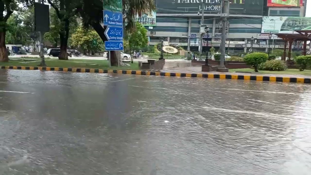 Liberty Market Gulberg Today Heavy Rain In Lahore ( Original Video And Sound)