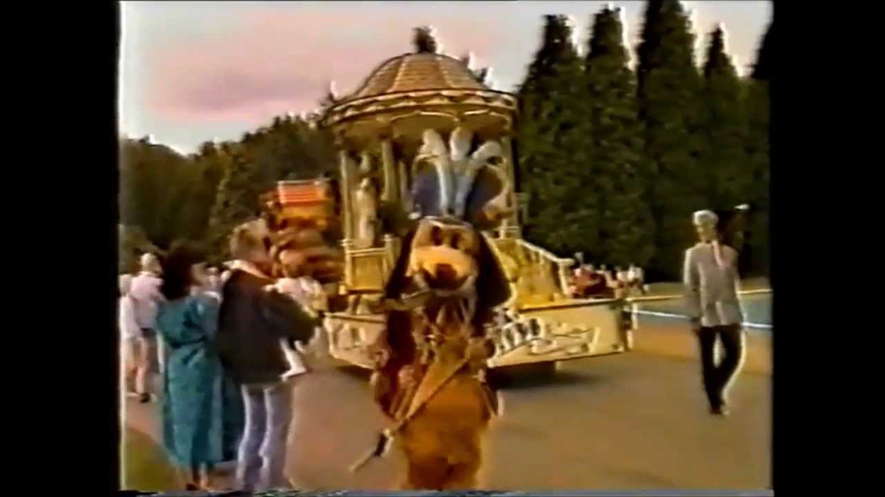 Alton Towers Henry's Parade, Street Entertainers & Dancers, Characters + More!