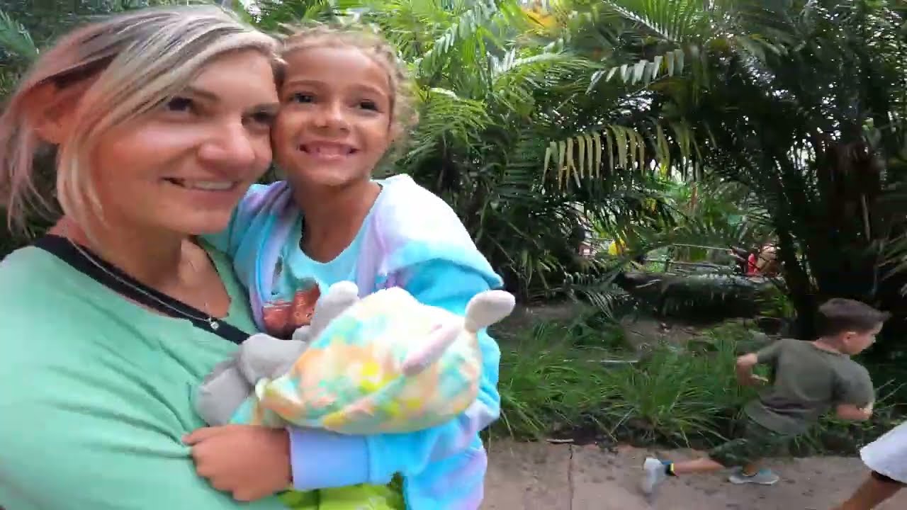 EXPLORE DISNEY WORLD ANIMAL KINGDOM WE ME AND SOME SPECIAL GUESTS!