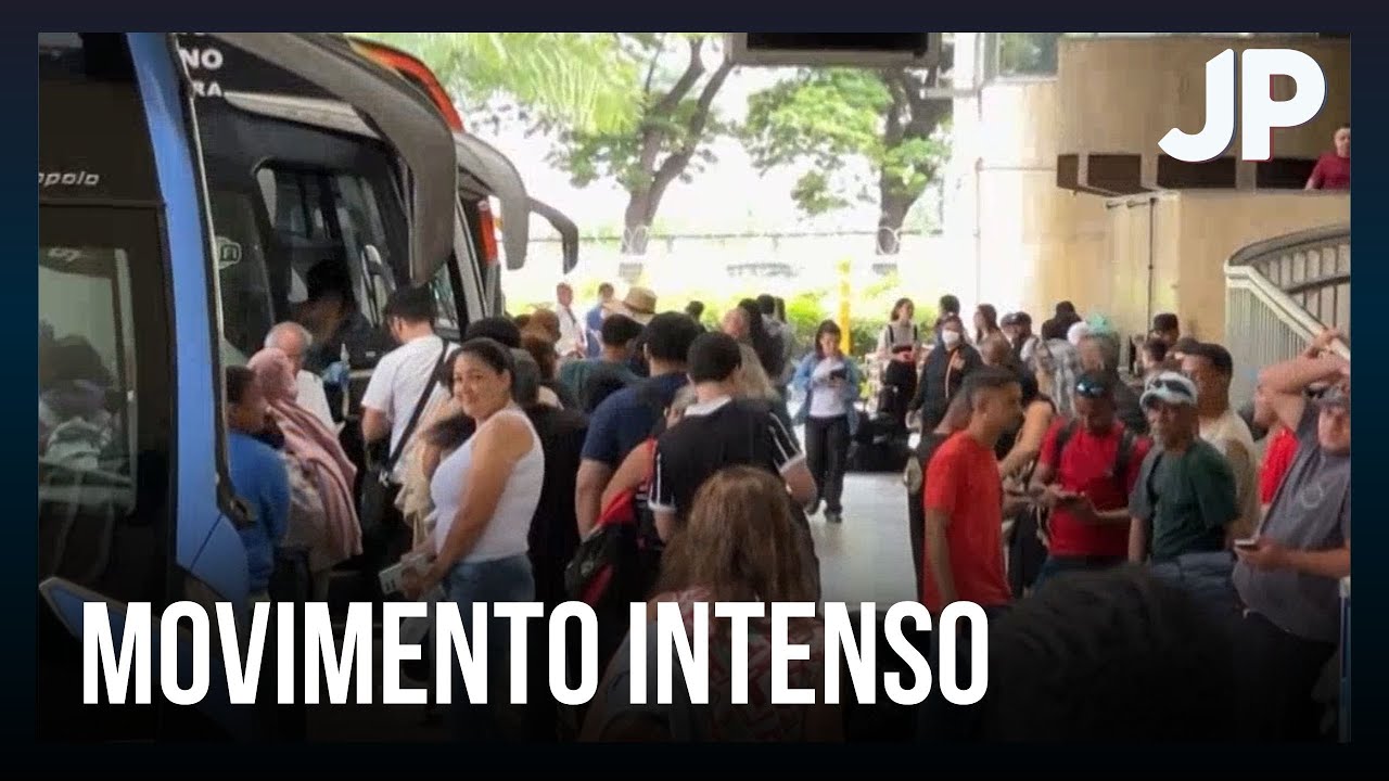 Movimento intenso: muitas chegadas e partidas na rodoviária de Uberlândia