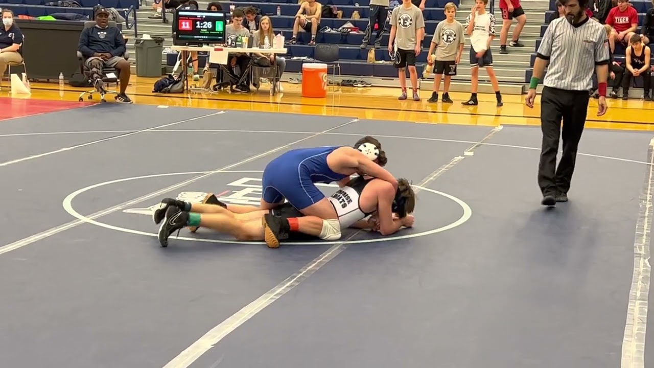 Andrew Gil 9th Grade Wrestling - Spladle Pin / Banana Split Pin - Advanced Move against 11th grader!