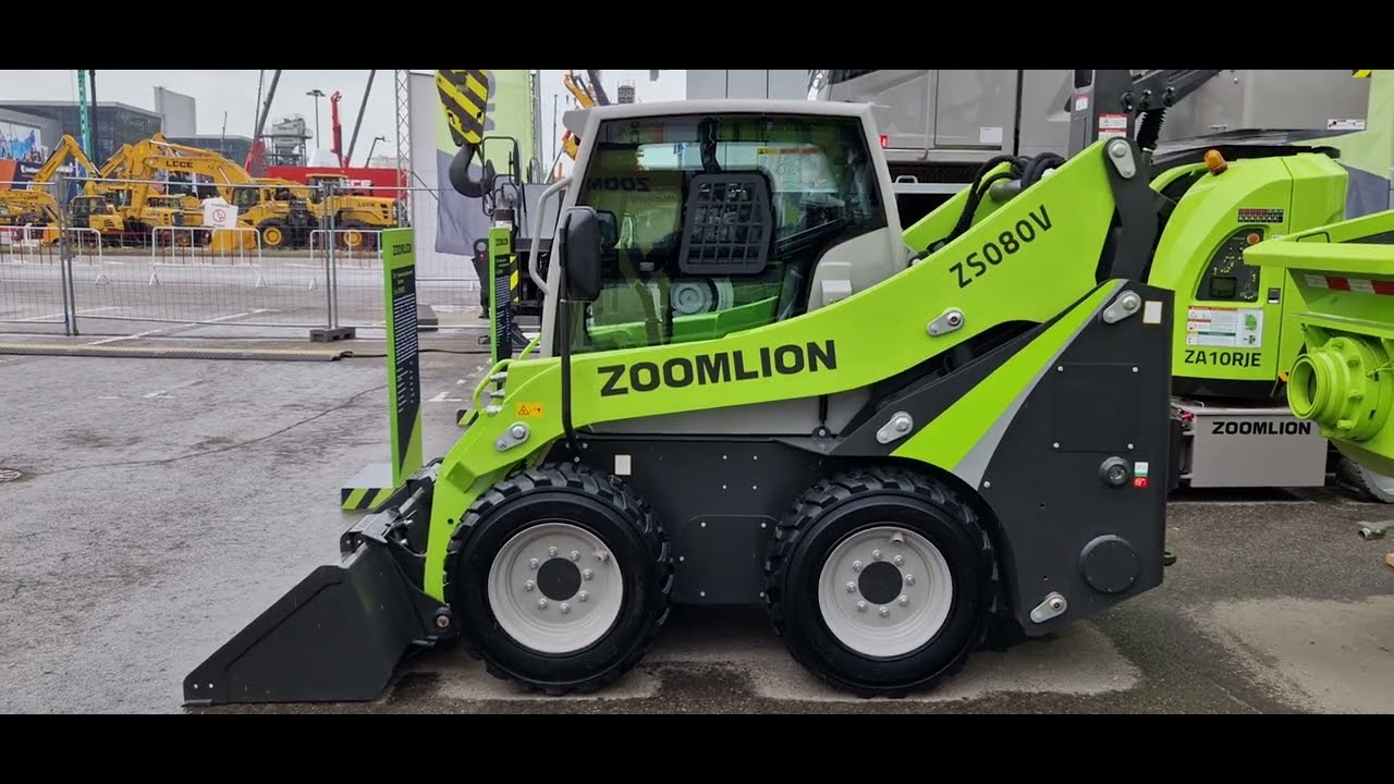 Мини погрузчик ZOOMLION на СТТ 2023 Москва .