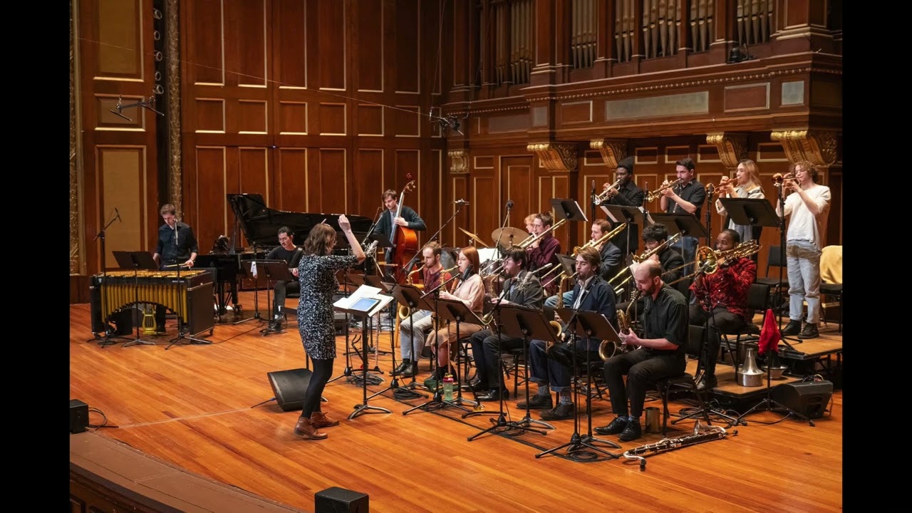 Elegant Mainstream Jazz  Smooth Swing, Rich Harmony & Live Jazz Vibes